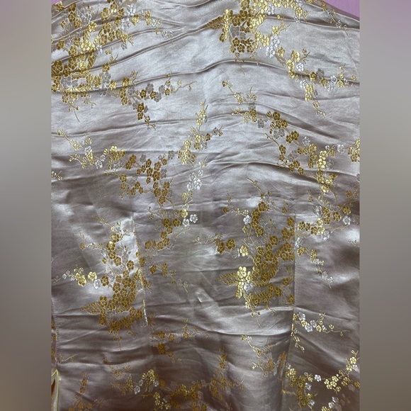 Golden Dragon Yellow and Gold Top Size Small - Picture 4 of 4